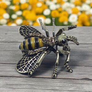 Vintage Bee Brooch Gold Tone Yellow Black Enamel Rhinestone Diamanté Insect Pin